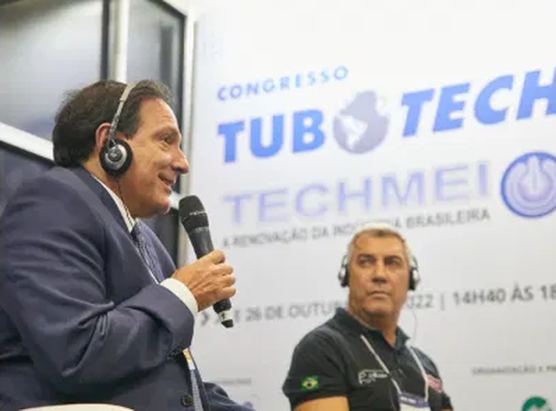 Painel do Congresso TuboTech + TECHMEI com dois palestrantes